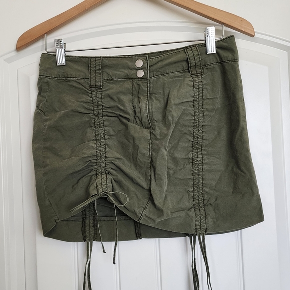 Garage Dresses & Skirts - Garage Women’s Army Military Green Skirt Petite Small